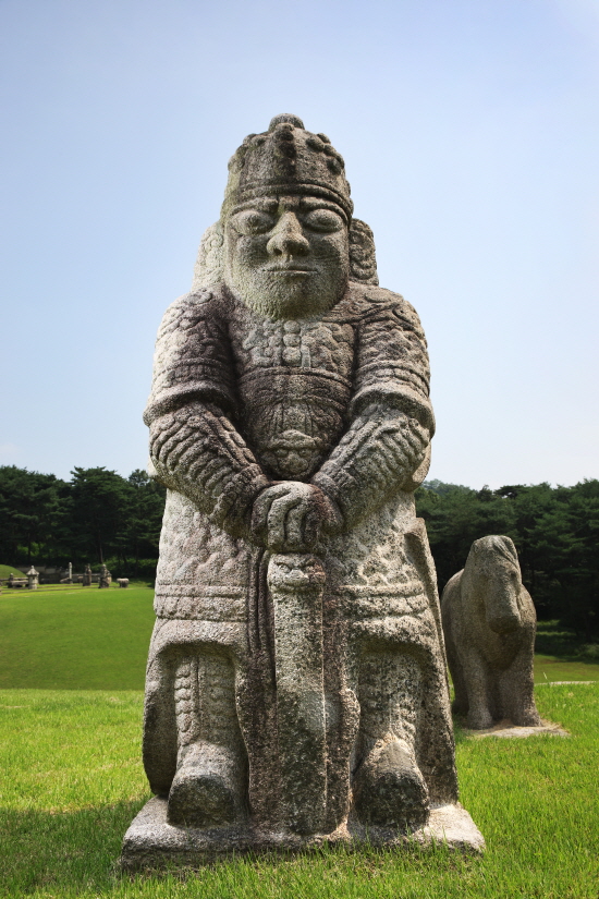 문종 현릉의 동측 무인석